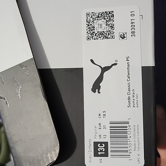 Puma x Batman Catwoman Black and Purple suede kids size 13C - Picture 6 of 6